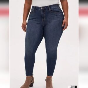 Torrid Bombshell Skinny Premium Stretch Dark Wash High-Rise Jean 16R